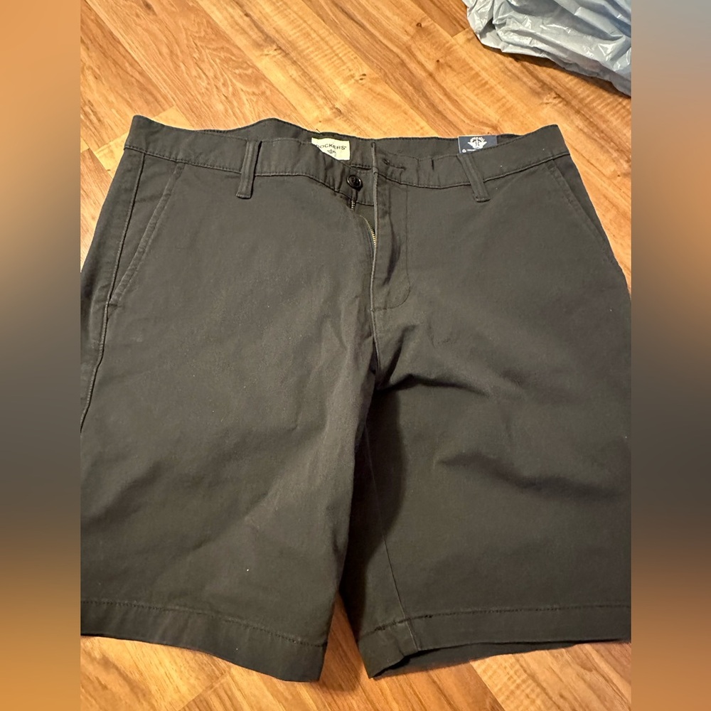 Men’s shorts size 34